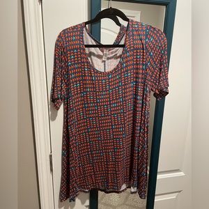 LilaRoe Perfect Tee Medium